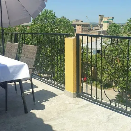 Seaview Apartment *